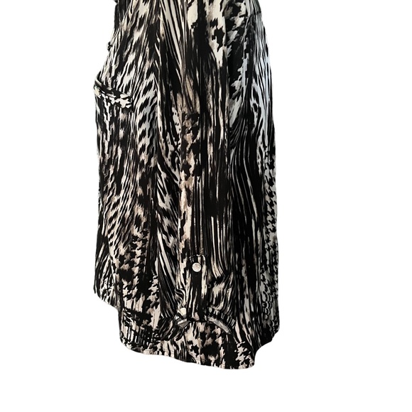 CUTE ANIMAL PRINT BLACK BLOUSE ‘NOTATIONS’ - Picture 6 of 8